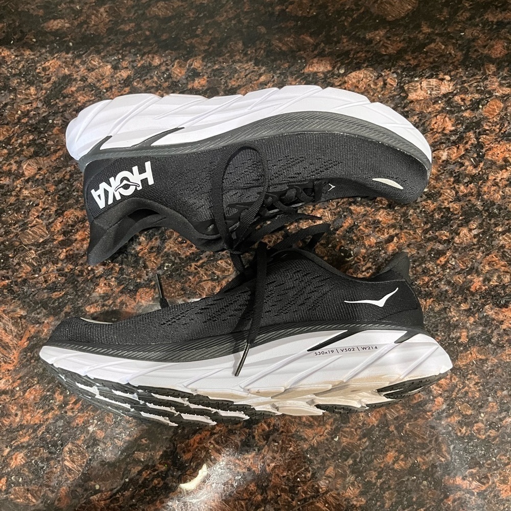 Hoka One One Black/White Clifton 8 Sz. 6D - Picture 4 of 7